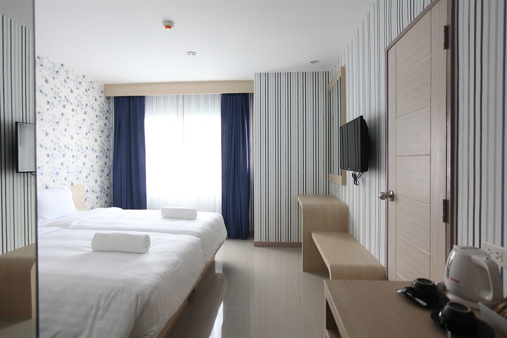 Ocean And Ole Patong Hotel Extérieur photo