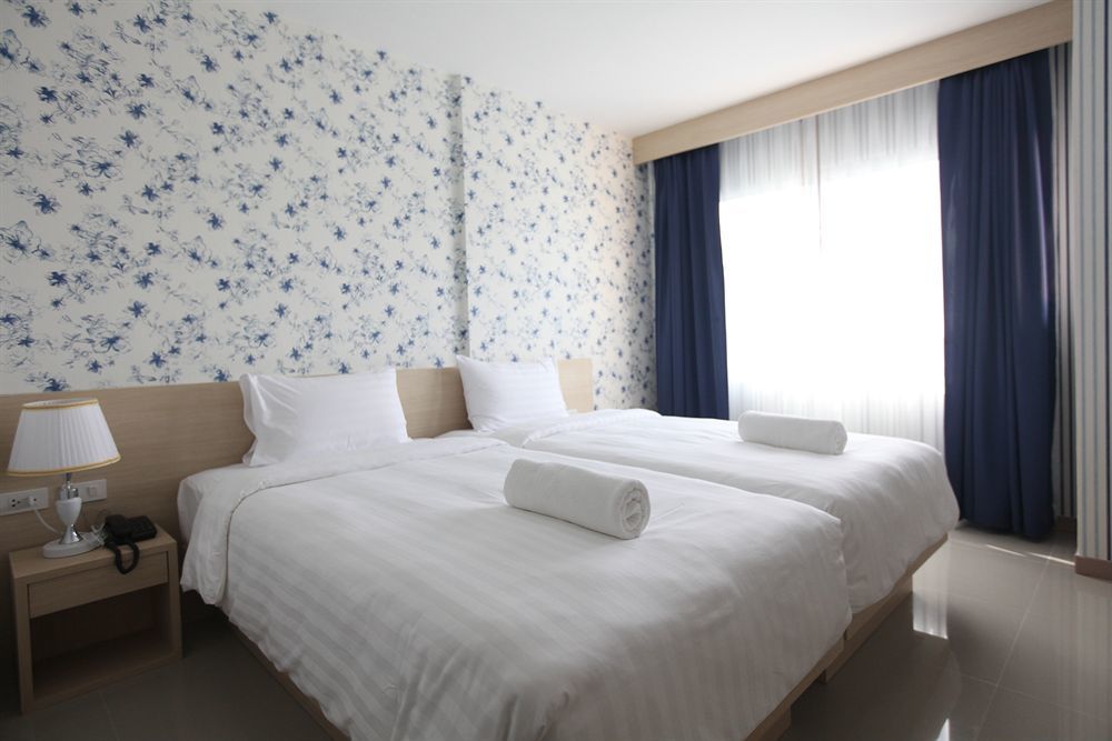 Ocean And Ole Patong Hotel Extérieur photo