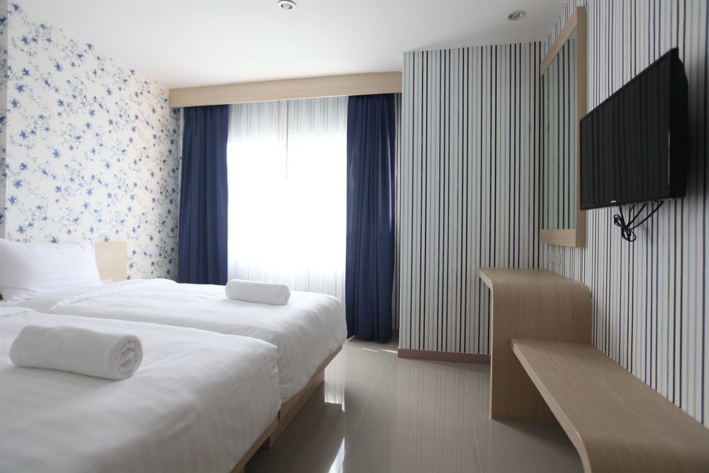 Ocean And Ole Patong Hotel Extérieur photo