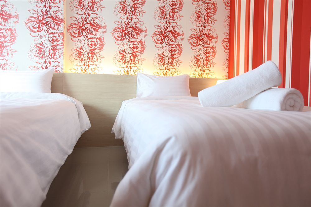 Ocean And Ole Patong Hotel Extérieur photo