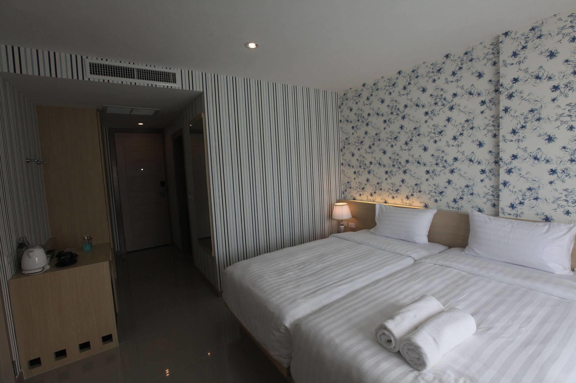 Ocean And Ole Patong Hotel Extérieur photo